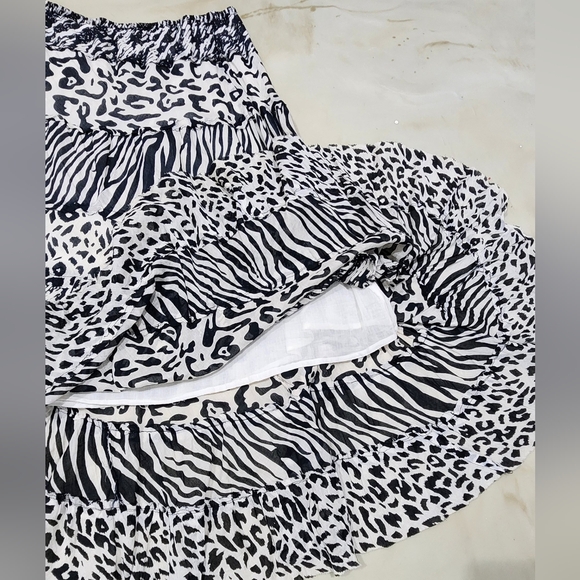Long Animal Print Skirt Size M - Picture 3 of 5